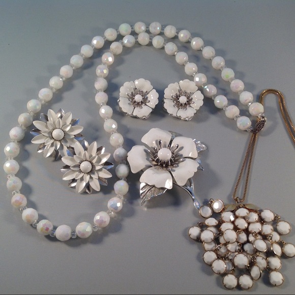 Sarah Coventry Jewelry Vintage Sarah Coventry White Metal Flower